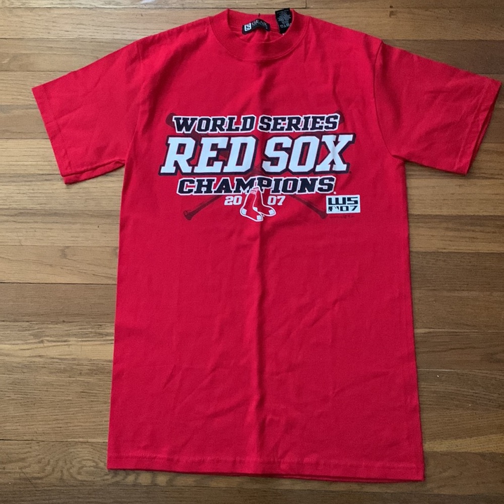 ⚾️ Women’s Red Sox 2007 Championship t-shirt. Size S.